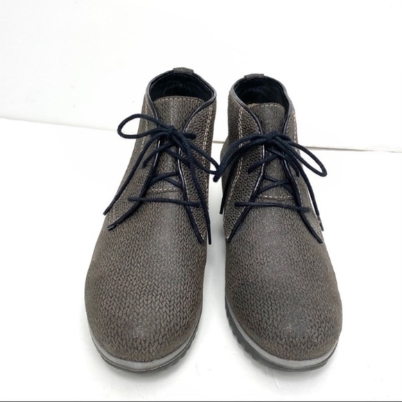 Wolky Dusky WintyComfort Lace up Ankle Wedge Boot in Metallic Brown Size 6 - Picture 2 of 12